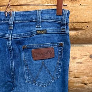 Wrangler Women's Classic Blue Denim Jeans 3